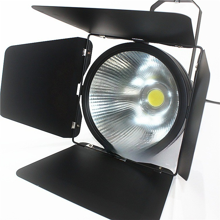 Faro LED ad Alta Potenza 300W  - Power Tools Exhibition recensione e prezzo